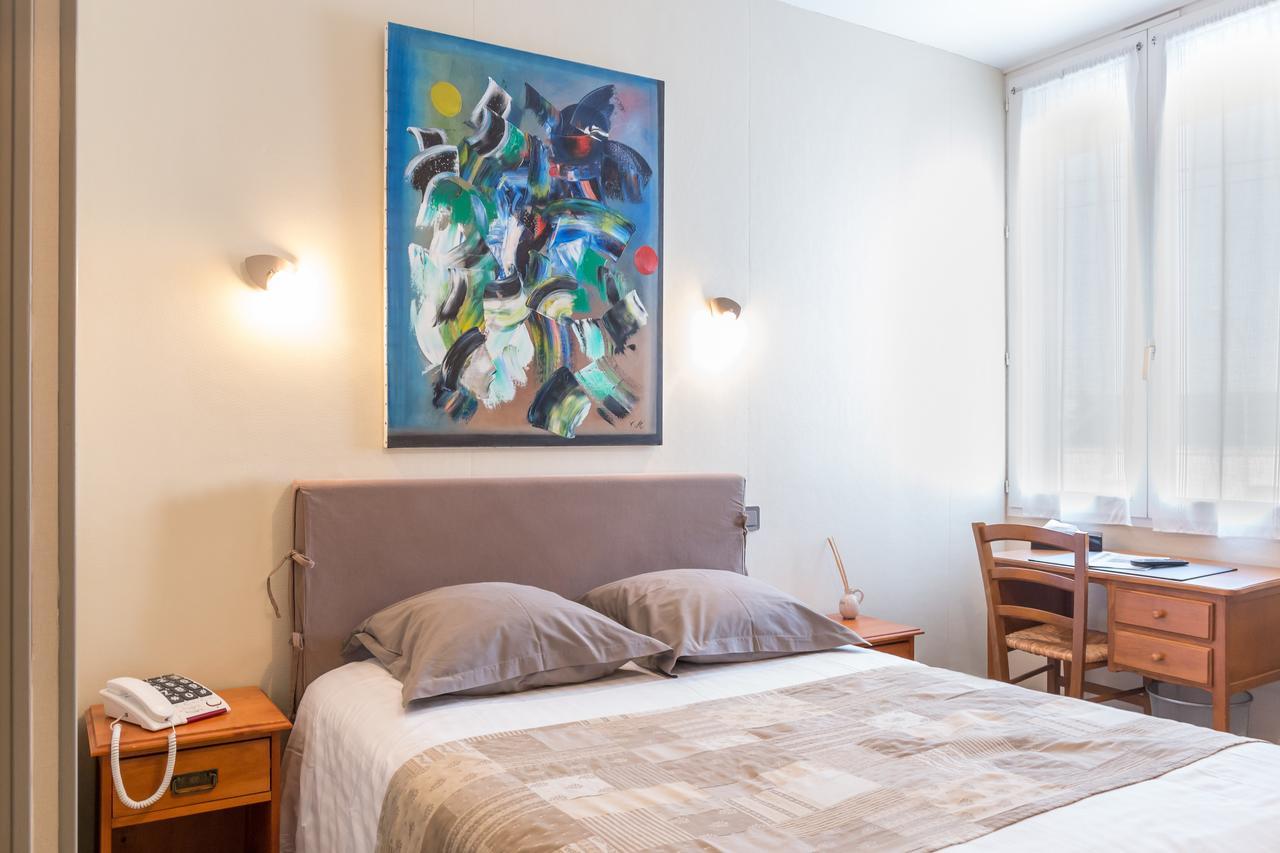 Hotel De La Gare Thouars Εξωτερικό φωτογραφία